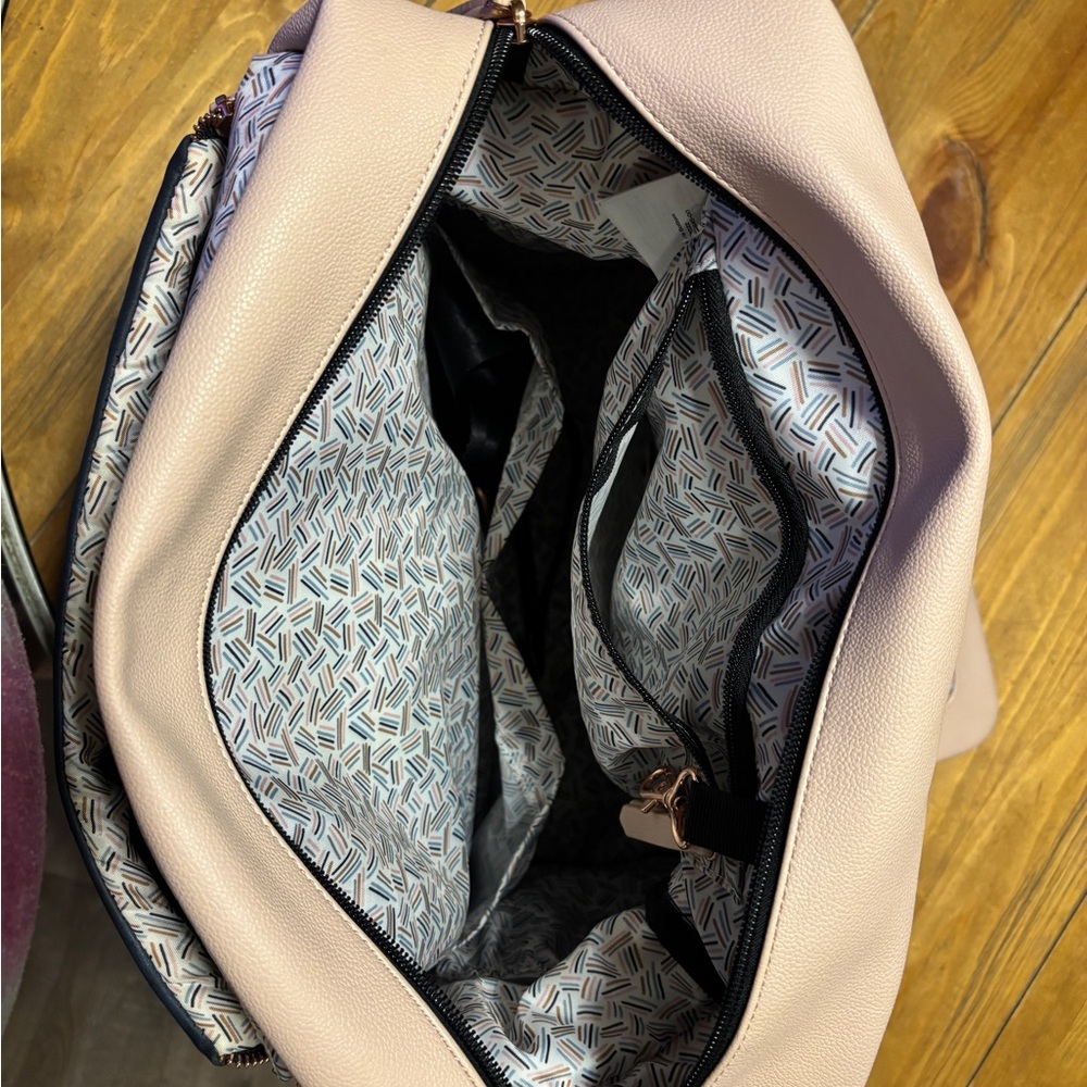 Chic Two-Tone Backpack - Picture 4 of 7